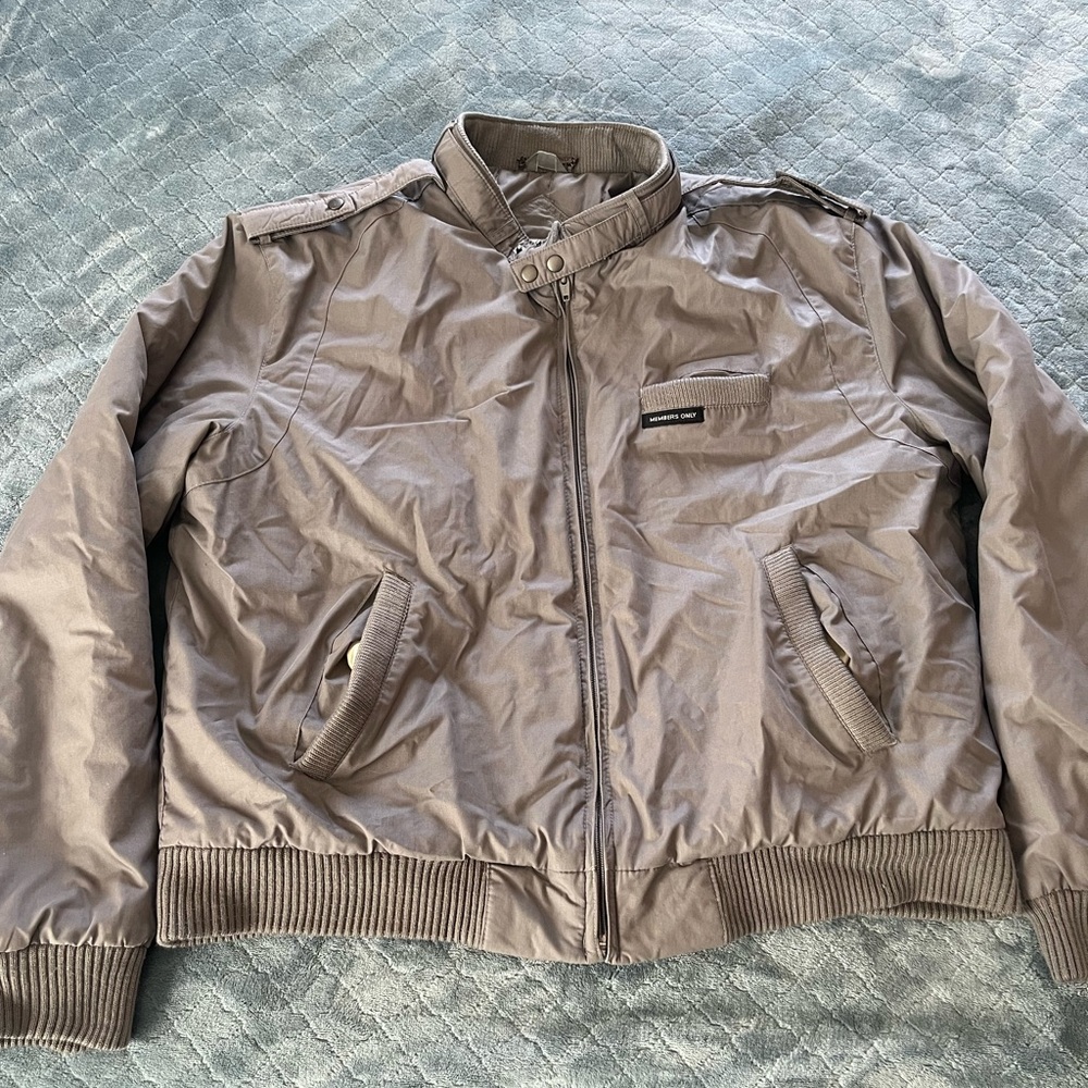 Members only gray,‎ puffy warm jacket